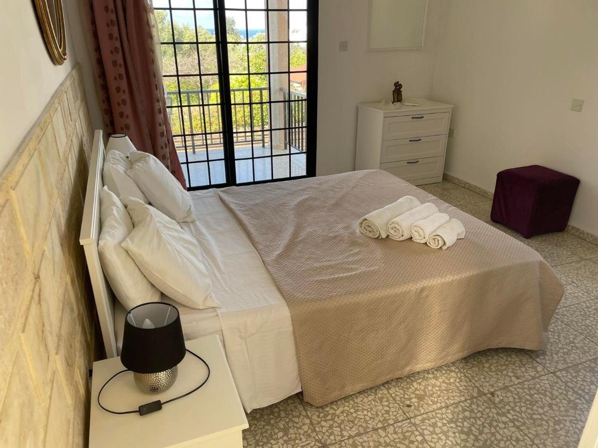 Villa Ocean Stones 1Km From Main Coral Bay Beach Peyia Exterior photo